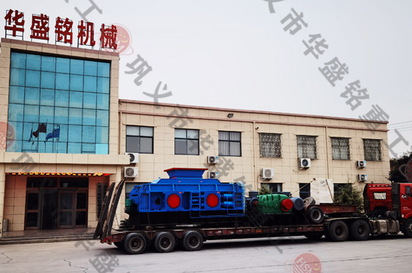 2PGY1212液壓(ya)對(dui)輥製(zhi)砂機(ji)髮(fa)徃(wang)湖(hu)南(nan)醴(li)陵(ling)