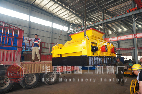 雙(shuang)齒輥(gun)破(po)碎機(ji)圖(tu)片(pian)