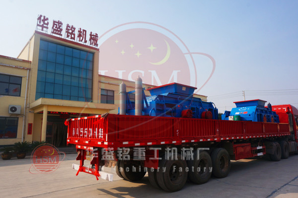 對(dui)輥(gun)破碎(sui)機(ji)髮(fa)貨(huo)現(xian)場(chang)