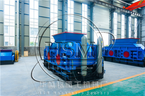 對(dui)輥破(po)碎(sui)機(ji)圖片(pian)
