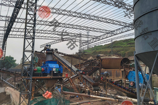 對(dui)輥製砂(sha)機(ji)圖片(pian)