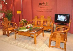 向国表里朋友展现了中国红木文精湛